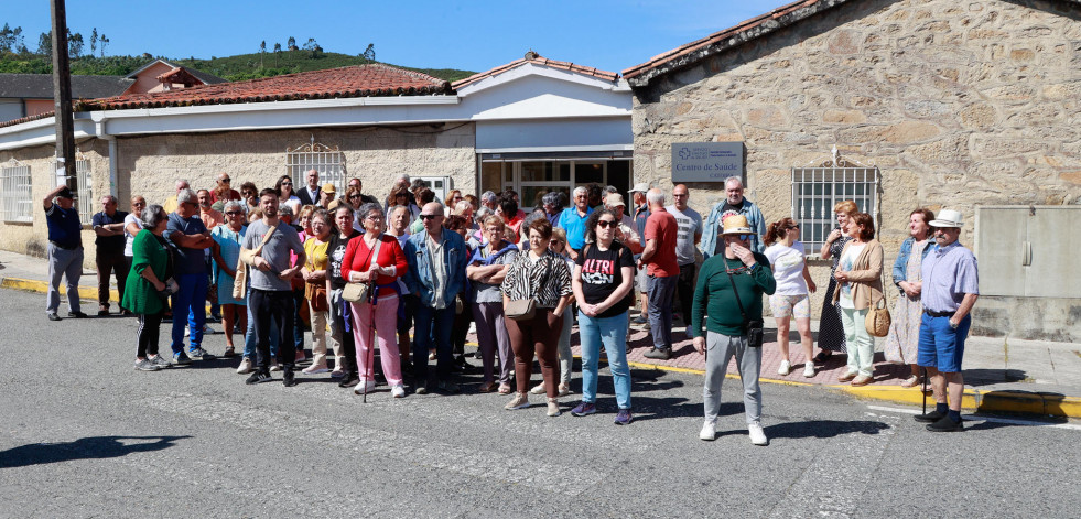 Catoira se moviliza para exigir al Sergas la dotación de médicos para el centro de salud