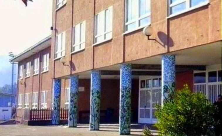 O Piñeiriño recoge firmas para lograr el desdoble de un aula de Infantil