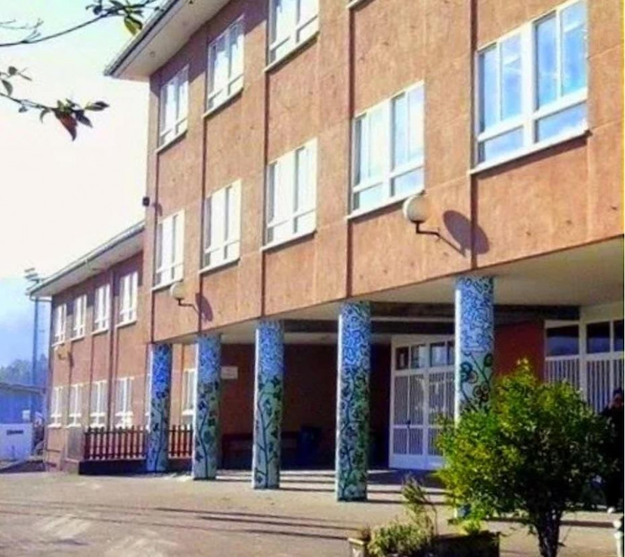 O Piñeiriño recoge firmas para lograr el desdoble de un aula de Infantil