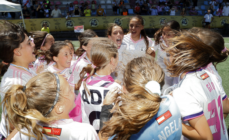Vilaxoán reúne desde esta tarde a 18 equipos en la II Soccer Cup femenina