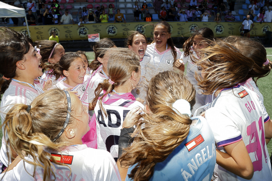 Vilaxoán reúne desde esta tarde a 18 equipos en la II Soccer Cup femenina