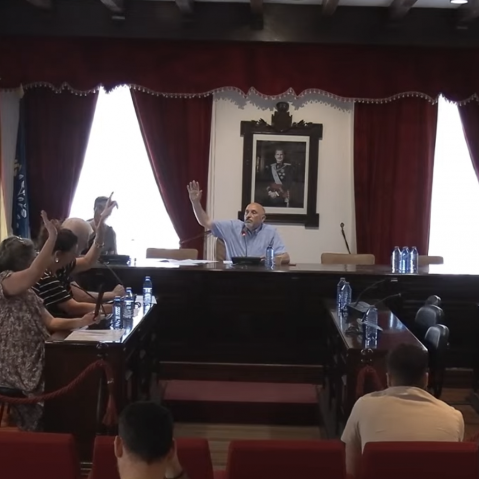 El PP abandona el Pleno tras recibir críticas por su moción de irregularidad en contratos