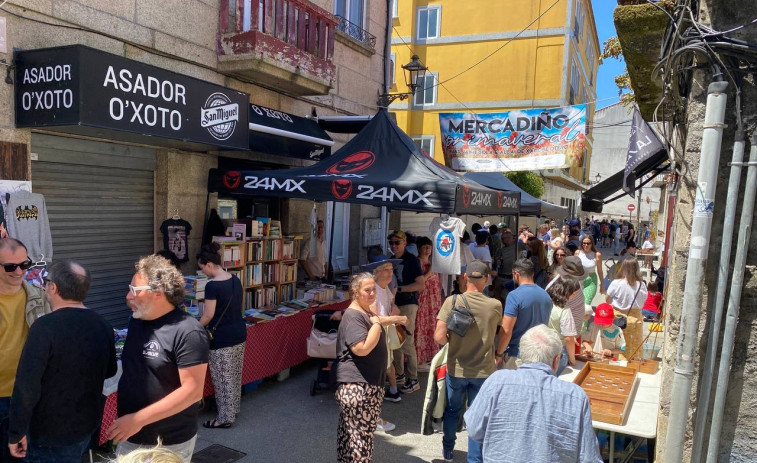 El Scooter Club LamVrespas celebra su tercer Mercadiño Primaveral en O Grove
