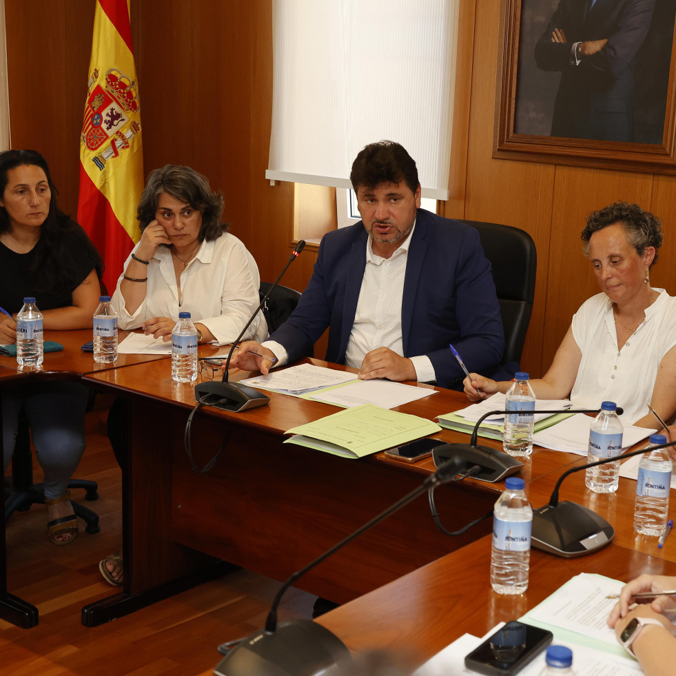 Meaño comprará los terrenos para recuperar el campo de fútbol de Xil y gestiona suelo para vivienda social