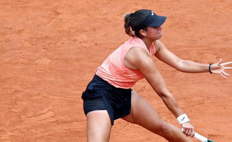 Jéssica Bouzas se despide de París ante la norteamericana Baptiste