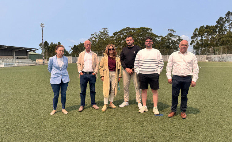 Vilanova renovará el césped de los campos de fútbol de San Miguel y Corón y adjudica el de Pontearnelas