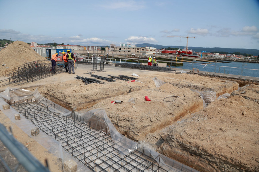 La cimentación de la zona norte, primer paso para la ampliación de la lonja de Tragove