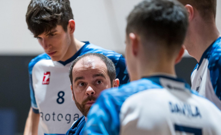 El Rotogal Boiro renueva al técnico Adrián Alves y al jugador Alan Davila