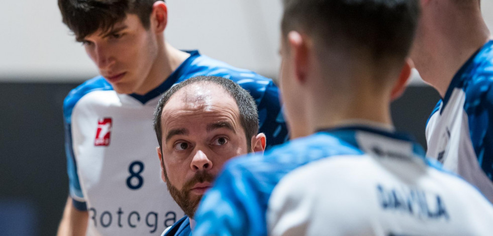 El Rotogal Boiro renueva al técnico Adrián Alves y al jugador Alan Davila