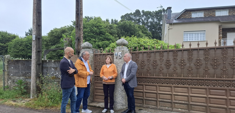 Una inversión de 95.000 euros llevará el saneamiento a diez viviendas de la Rúa Ameal