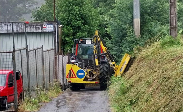 Caldas prioriza los caminos de acceso a fiestas parroquiales en su segunda fase de limpieza