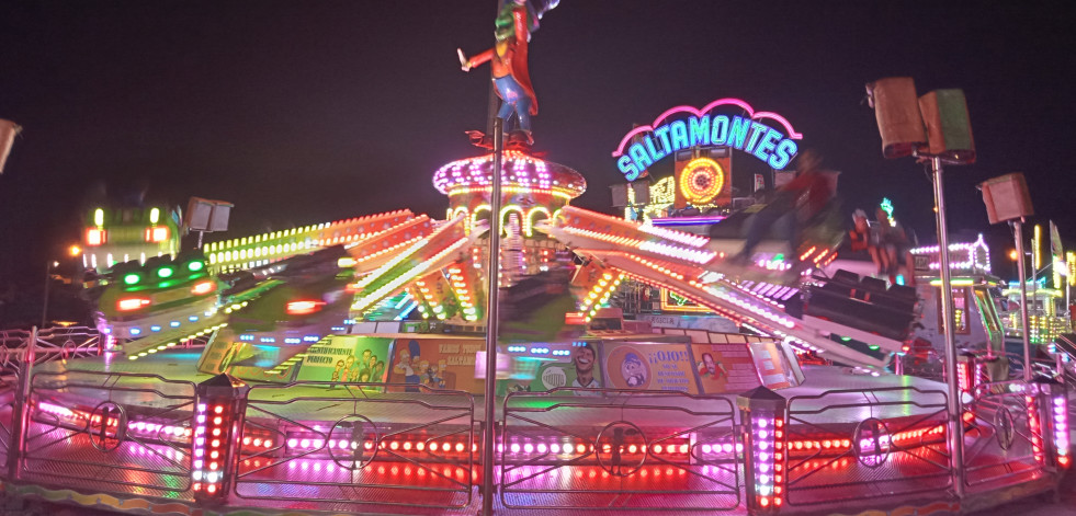 El Gobierno de Ribeira decide trasladar las atracciones de feria de las fiestas de verano al Malecón y Rúa Canarias