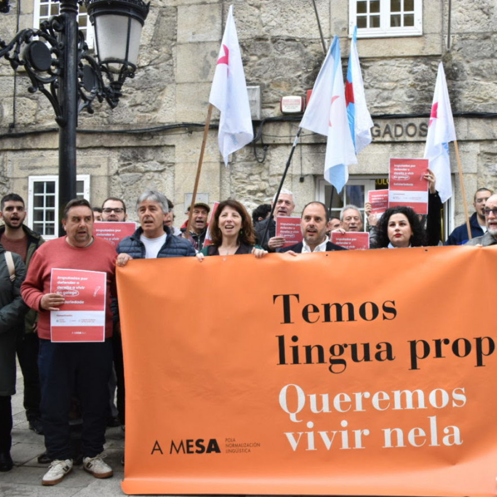 Archivada la denuncia contra el presidente de A Mesa y una tiktoker por apoyar a un rianxeiro que reclamó ser atendido en gallego