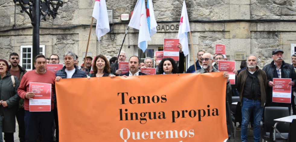 Archivada la denuncia contra el presidente de A Mesa y una tiktoker por apoyar a un rianxeiro que reclamó ser atendido en gallego
