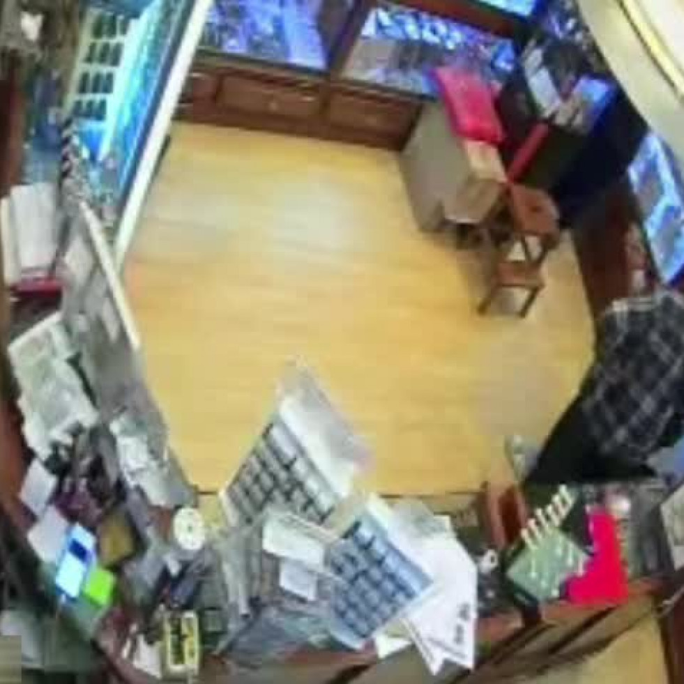 La Guardia Civil detiene a una mujer como presunta autora de un delito de hurto en una joyería en O Grove