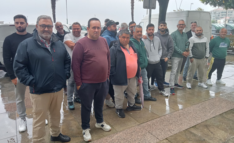 Los feriantes aseguran que sus atracciones no se instalarán en las fiestas de Ribeira si se mantiene el cambio de ubicación