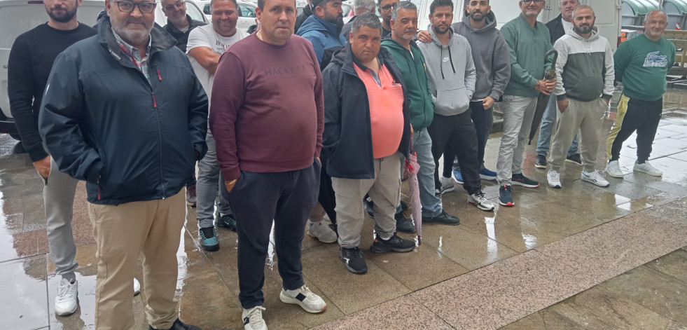 Los feriantes aseguran que sus atracciones no se instalarán en las fiestas de Ribeira si se mantiene el cambio de ubicación