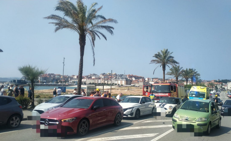 Un accidente múltiple en Portonovo deja nueve personas heridas
