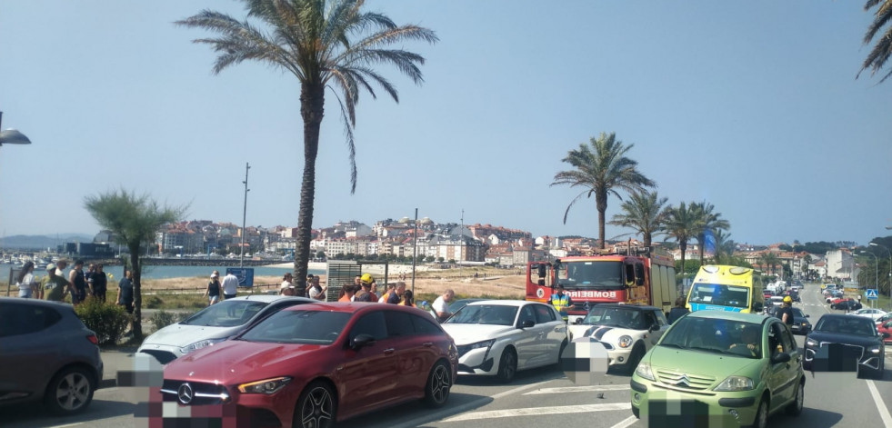Un accidente múltiple en Portonovo deja nueve personas heridas