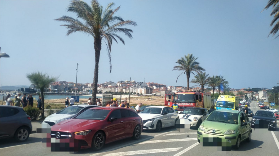 Un accidente múltiple en Portonovo deja nueve personas heridas