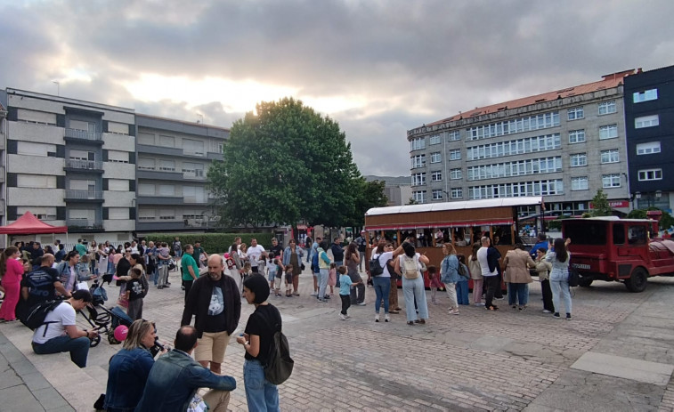 Más de 30 locales se unieron a la ‘Noite Aberta Boiro’ por el comercio local