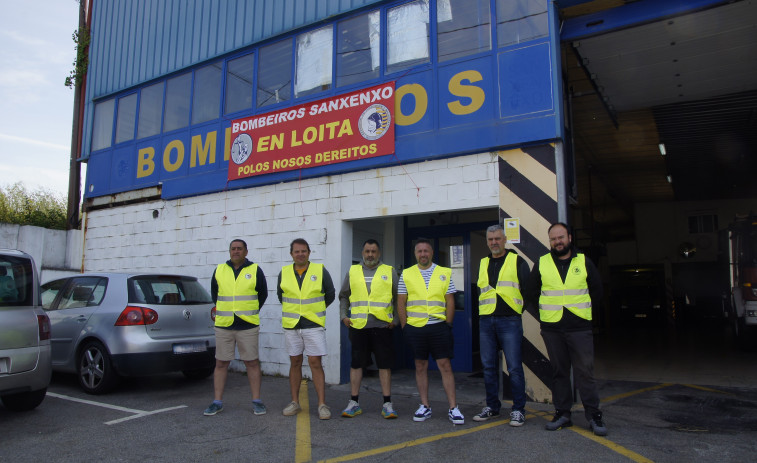 Los trabajadores de emergencias de Sanxenxo manifiestan que están al límite tras años sin el apoyo del Ayuntamiento