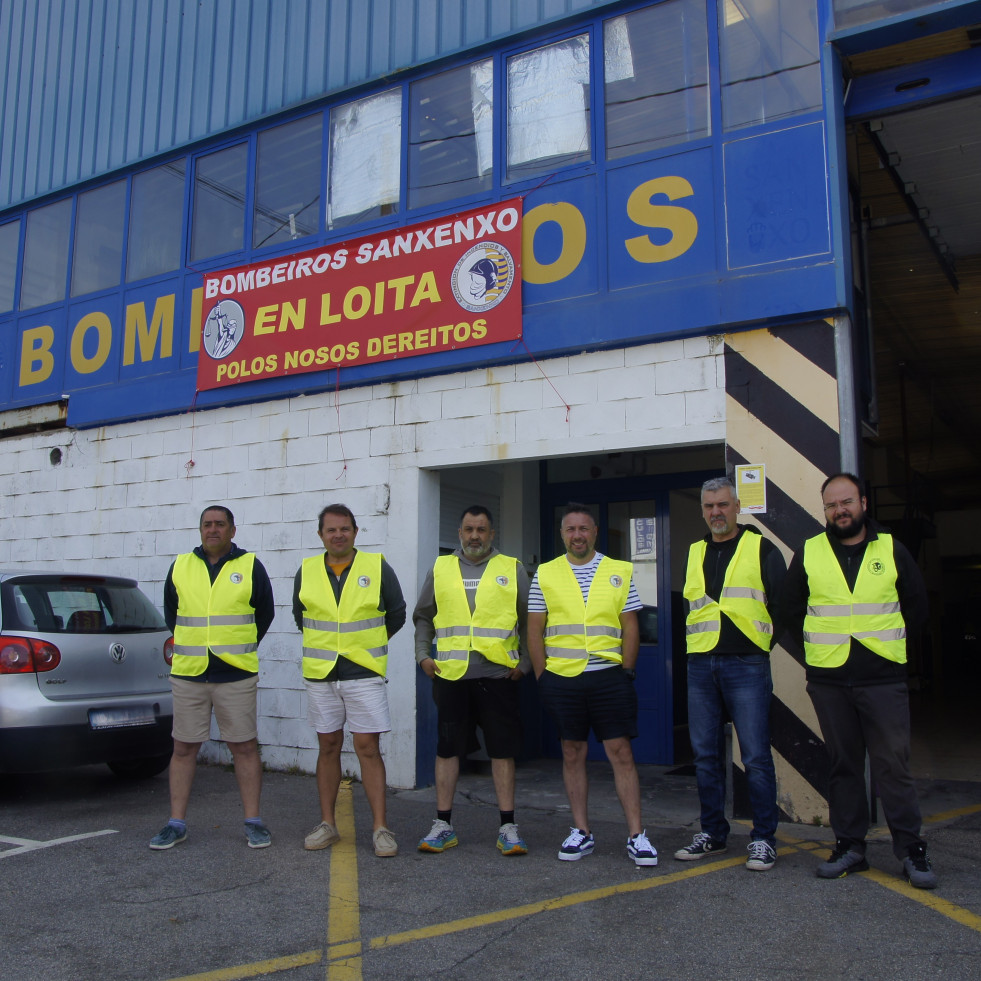 Los trabajadores de emergencias de Sanxenxo manifiestan que están al límite tras años sin el apoyo del Ayuntamiento
