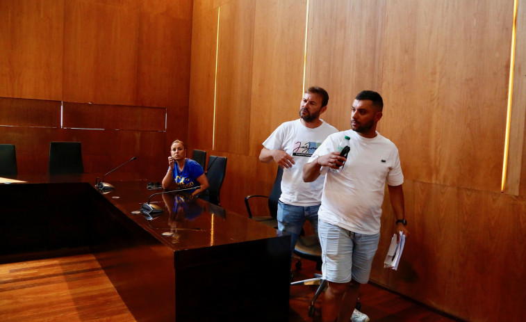 El PP de A Illa ve prematuro comenzar a multar en la zona residencial en menos de una semana