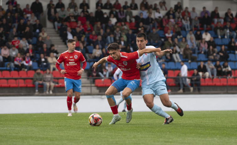 El Boiro presenta a sus tres primeros fichajes