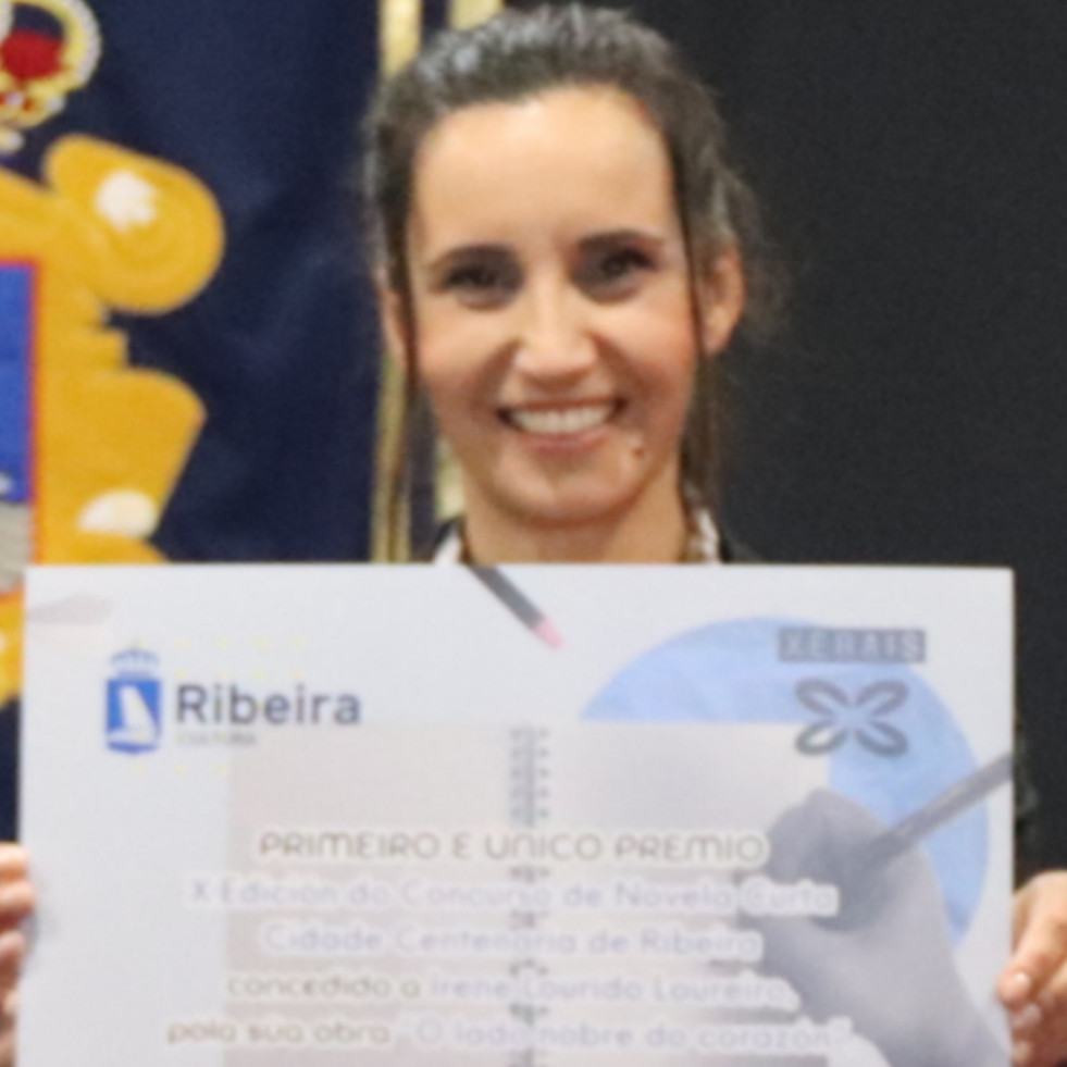 La periodista pontevedresa Irene Lourido recoge el premio del X Concurso de Novela Curta “Cidade de Ribeira”