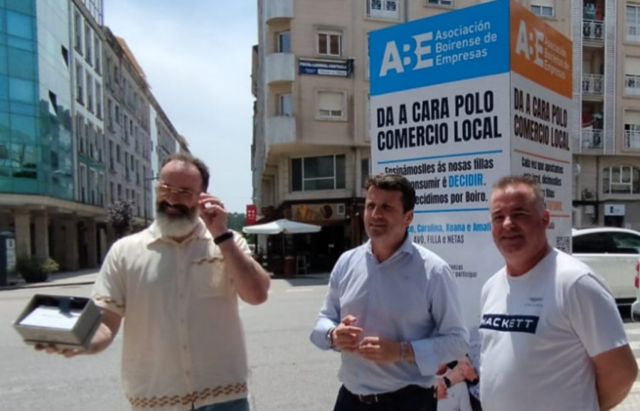 La ABE inicia una campaña de apoyo al comercio local en la que cuatro familias de la localidad son las protagonistas