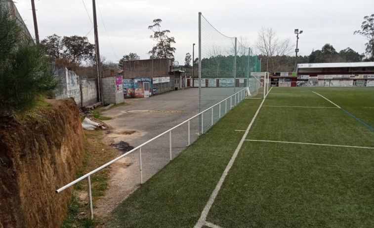 Adjudican con una rebaja del 3% el contrato para construir los nuevos vestuarios del campo de fútbol de A Trinidade