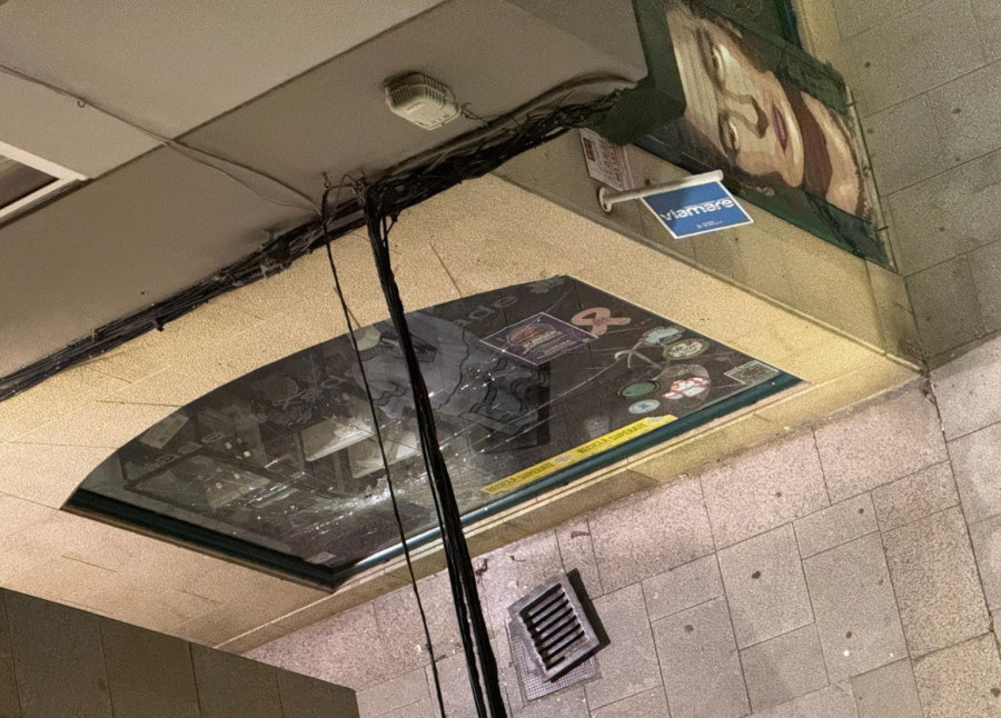 Detienen al sospechoso de robar una veintena de relojes de marca en una céntrica tienda de Ribeira