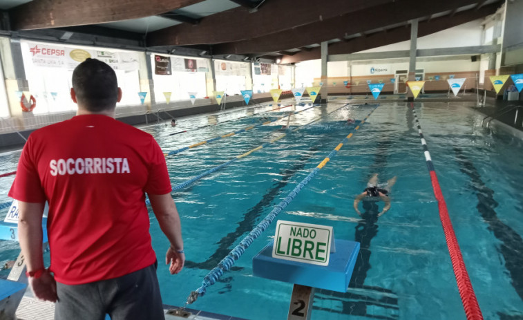 Las cinco licitadoras al contrato de monitorado deportivo de Ribeira ofertan rebajas del 0,25% al 9,57%