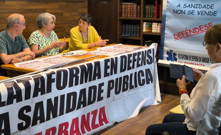 La plataforma sanitaria advierte de que la lista de espera para una revisión en Traumatoloxía alcanza 21 meses