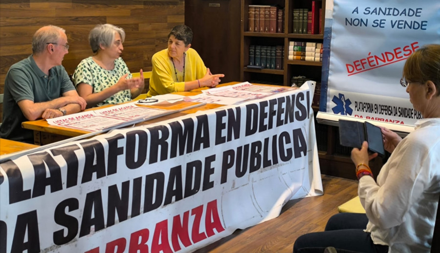 La plataforma sanitaria advierte de que la lista de espera para una revisión en Traumatoloxía alcanza 21 meses