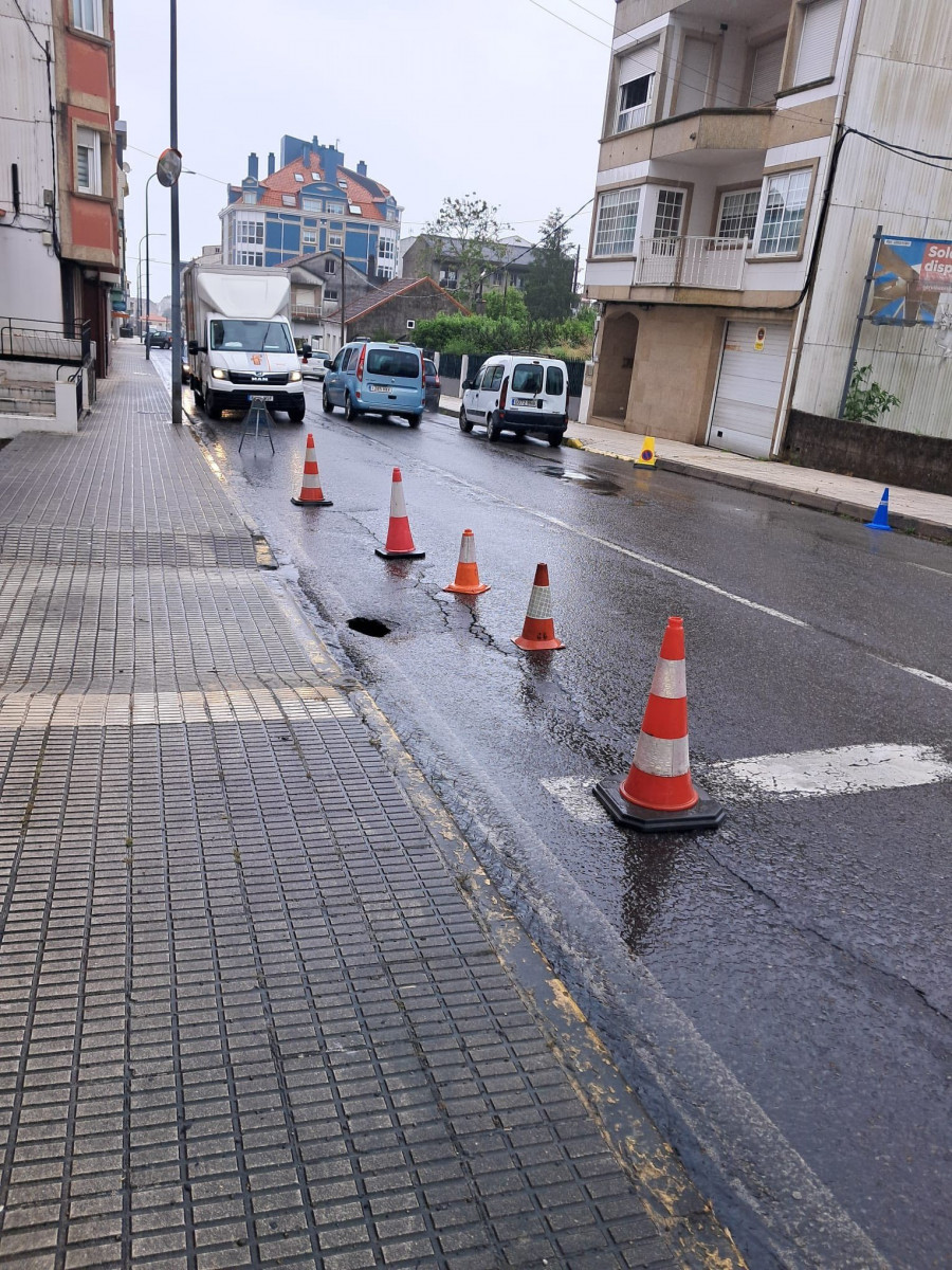 Tráfico semicortado en Luís Antonio Mestre por un boquete que ya están reparando