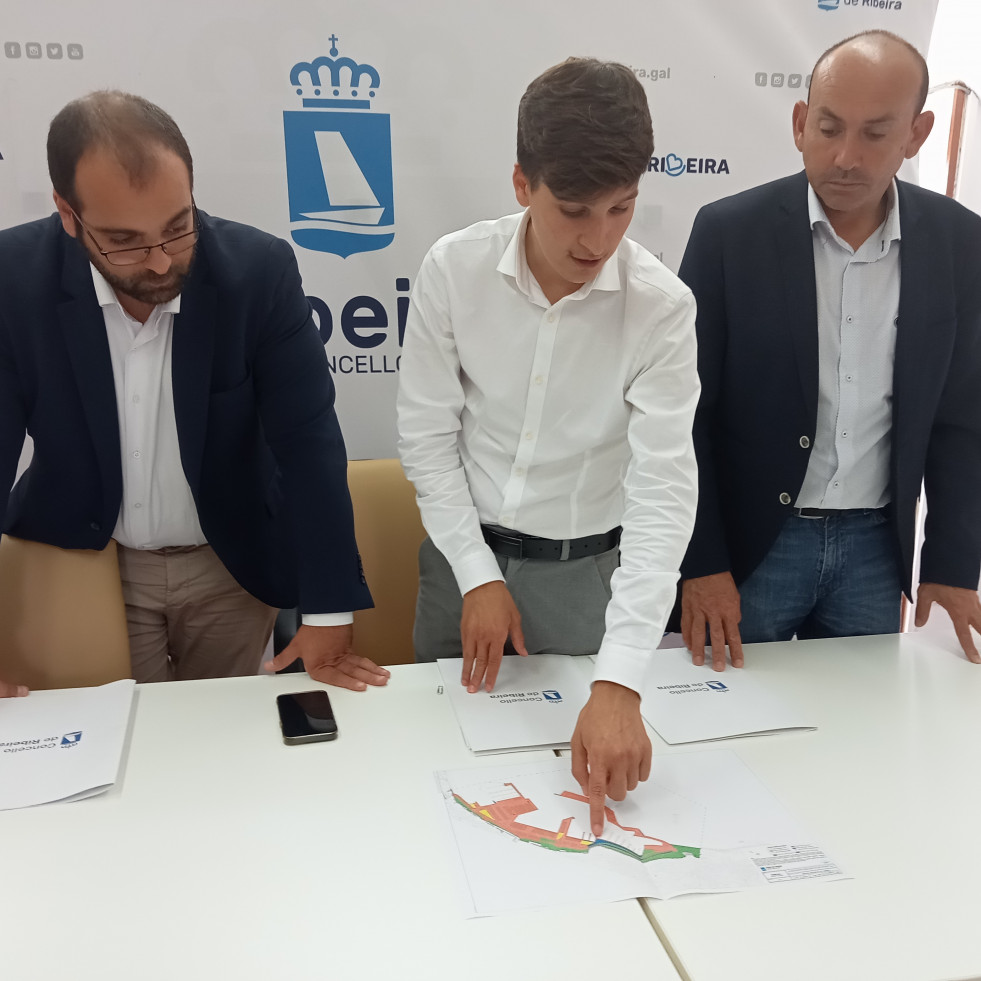 Ribeira propone a Portos un convenio que permita la instalación de las atracciones de feria de las Festas do Verán