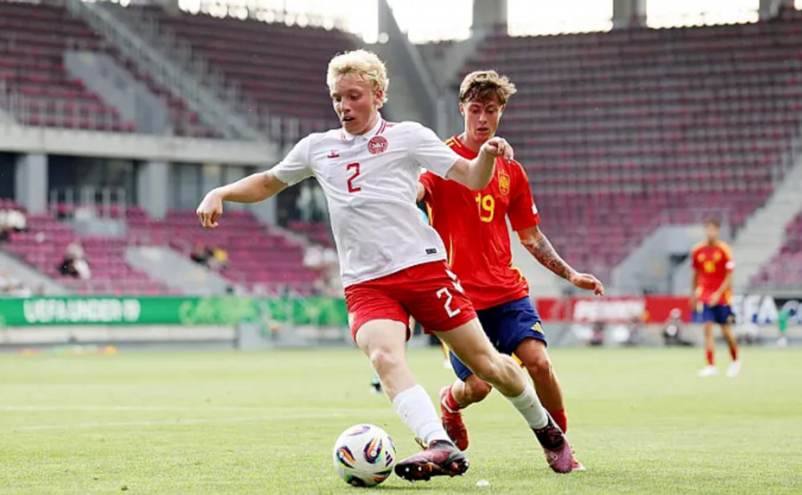 Titularidad, victoria y lesión de Óscar Marcos en su estreno en el Europeo Sub 19