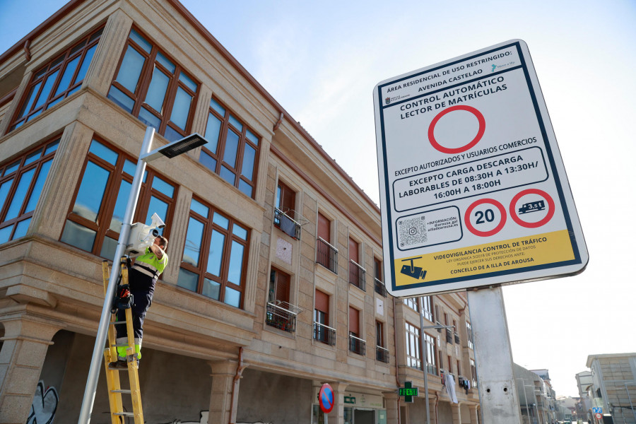 A Illa comenzará hoy a multar a los conductores que se salten la zona residencial