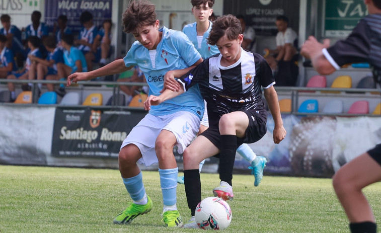 El RCD Espanyol, uno de los favoritos a levantar este domingo la Copa Ribadumia Infantil