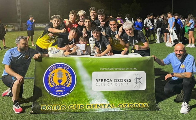 El joven Manuel Piñeiro vuelve a poner en marcha el peculiar torneo Boiro Cup Dental Ozores