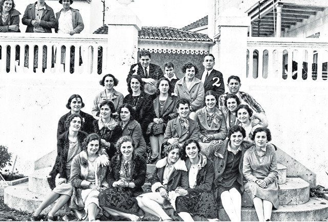 AlfonsoPin2copintosFelipeBelloPieiro1ealumnasdasactividadesdaSociedadedeAmigosdaPaisaxeGalegavidaga