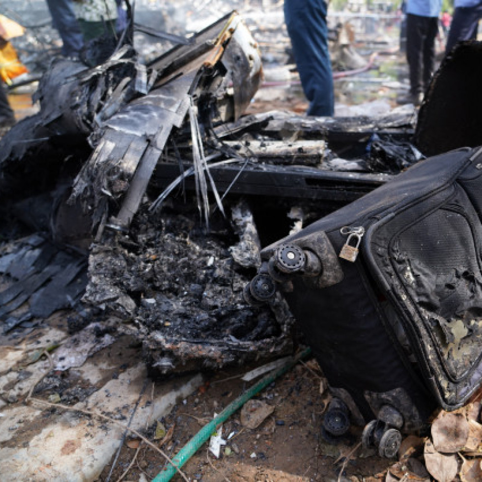 India sube a 274 los muertos en el siniestro de Air India tras confirmar 33 muertos más por el impacto en tierra