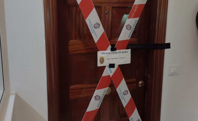 Una olla con comida dejada al fuego del hornillo de una cocina causó un incendio en un tercer piso en Boiro