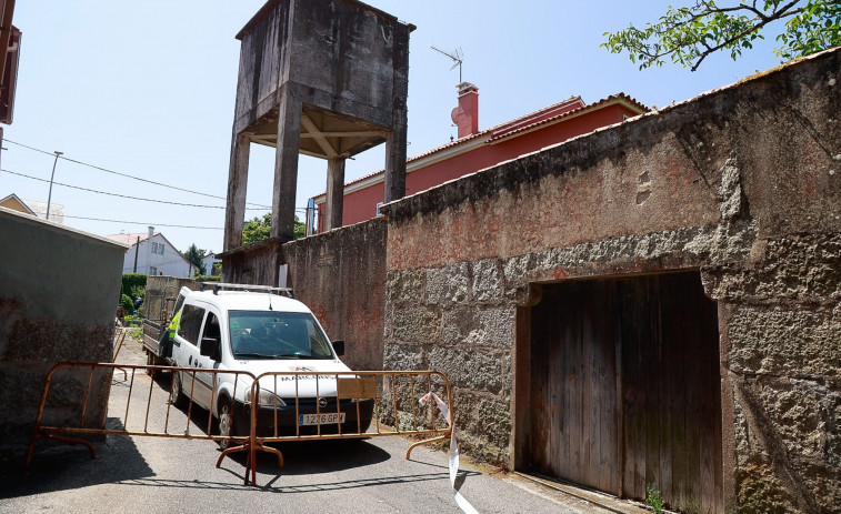 Empieza la obra de demolición del depósito de agua de O Freixo en donde se ensanchará la calle