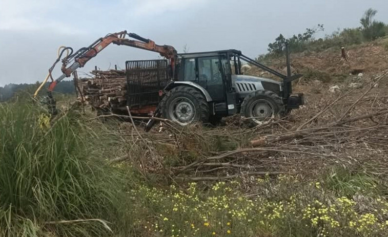 Un tractor desaparece en A Granxa y el propietario acusa de robo a la empresa vendedora