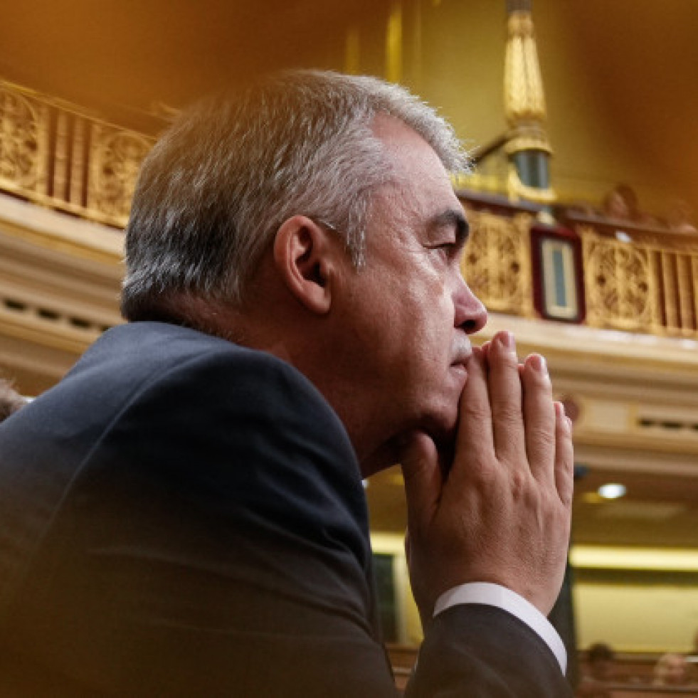 Primer día de Santos Cerdán en prisión: Entrevistas con educadores antes del nuevo módulo