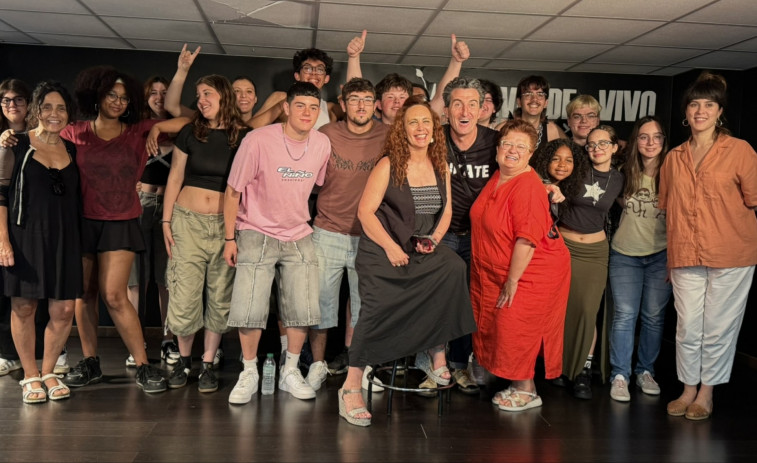 El actor y cómico gallego Luis Zahera apadrina un grupo de monólogos para jóvenes en Boiro
