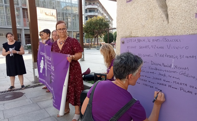 Repulsa en Ribeira por el último crimen machista de A Coruña